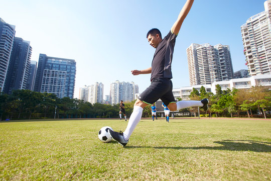 2025年世俱杯名额分配新格局：机遇与挑战并存