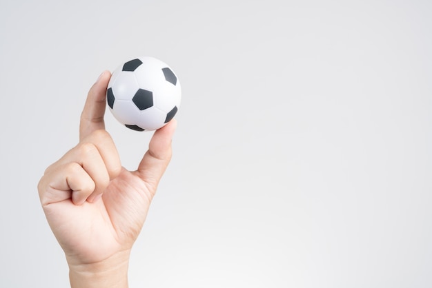 2025世俱杯32强分组揭晓：谁将掀起新一轮足球风暴？